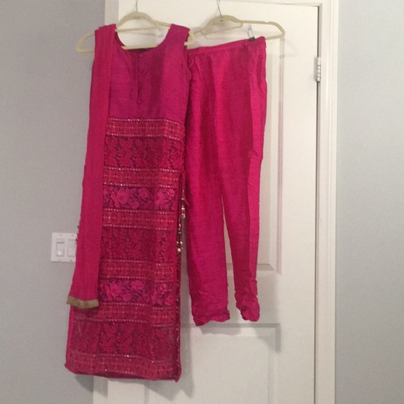 Salwar kameez - Picture 2 of 8